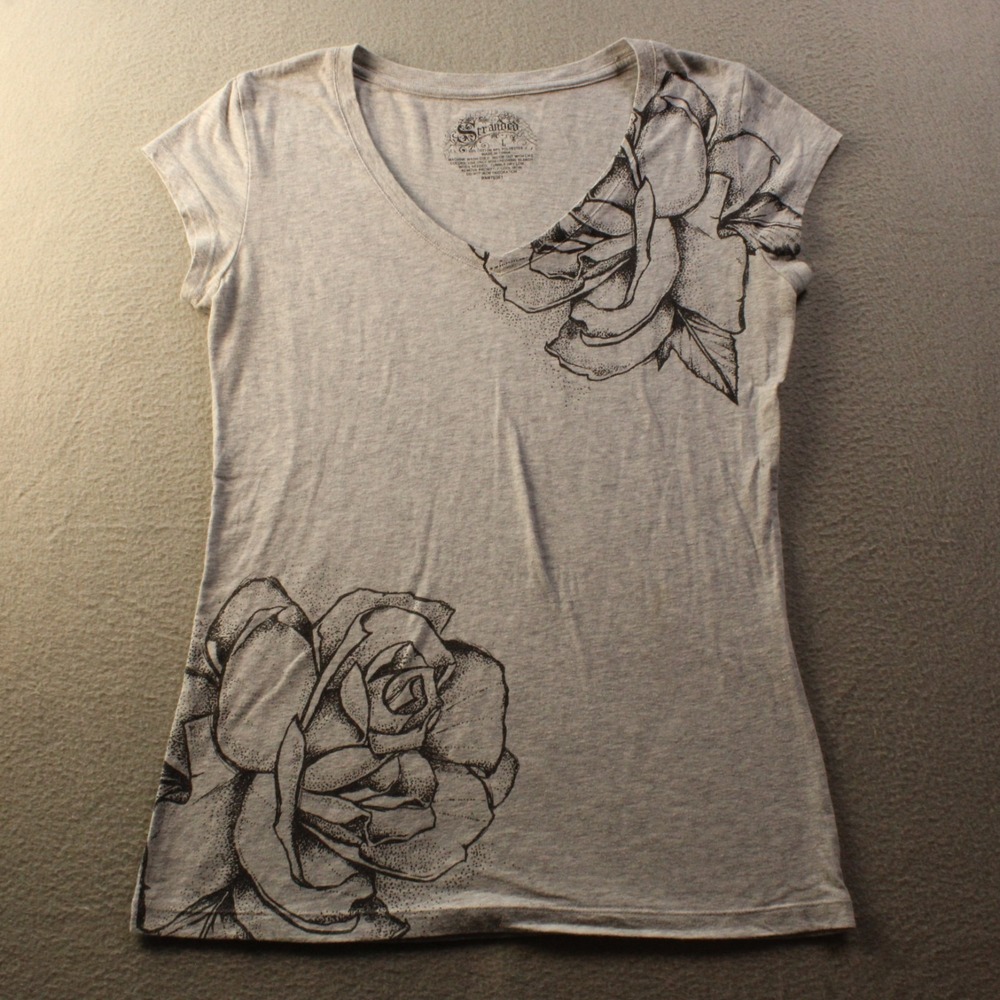 Stranded Floral V Neck Tee Womens Large Gray Black Graphic Rose Short Sleeve Top